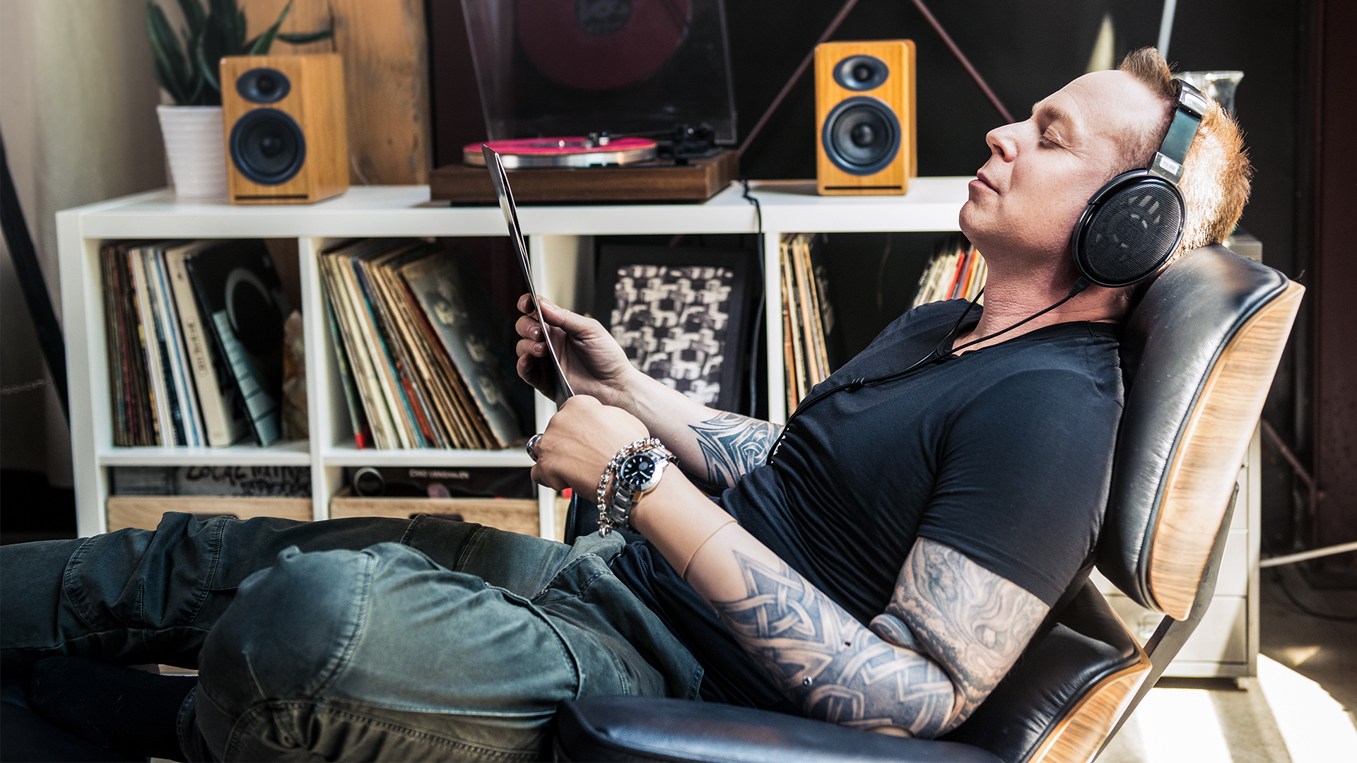 markus blowing bubbles with his son